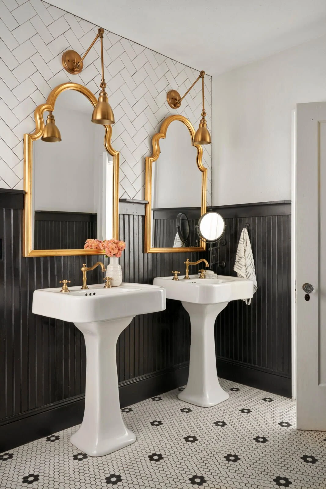 Small bathroom design in Rochester Hills Michigan